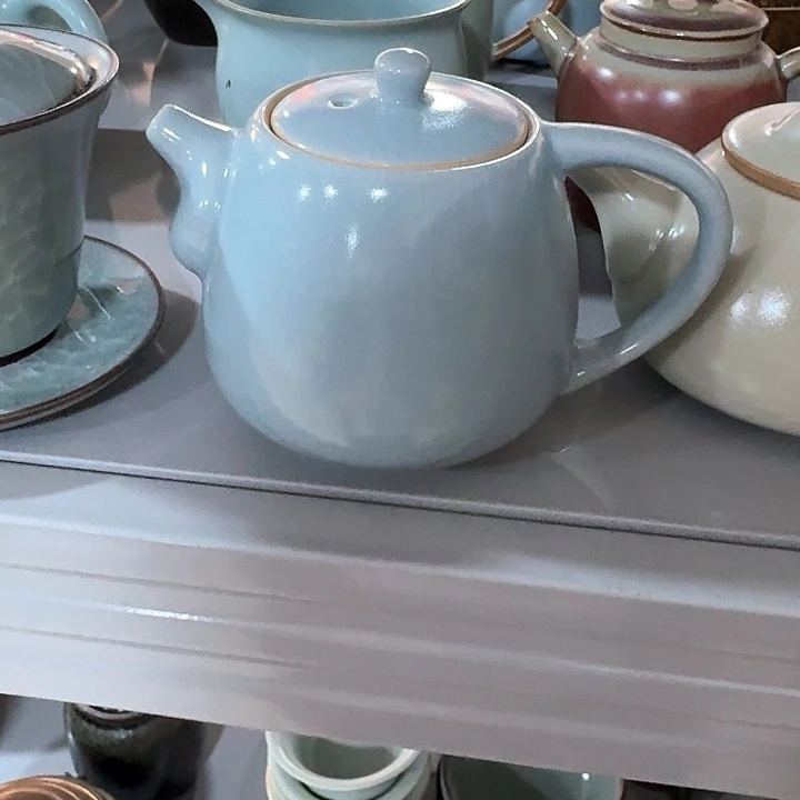 主人杯一个，瓷。。品茗瓷