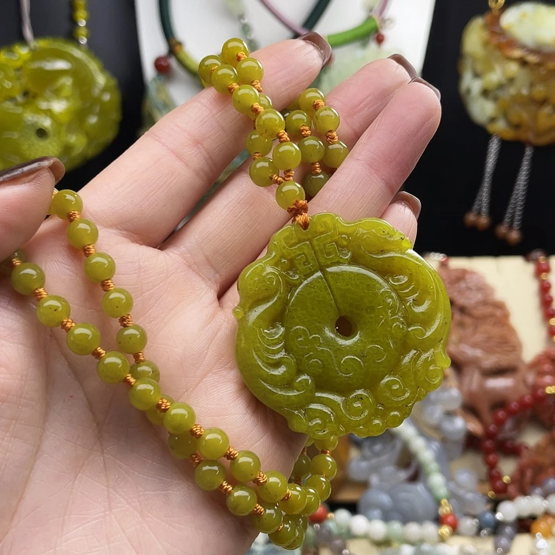 未镶嵌蛇纹石玉颈饰