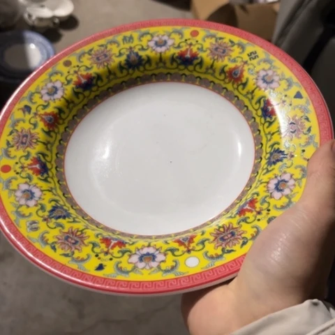 其他瓷8寸深盘一个