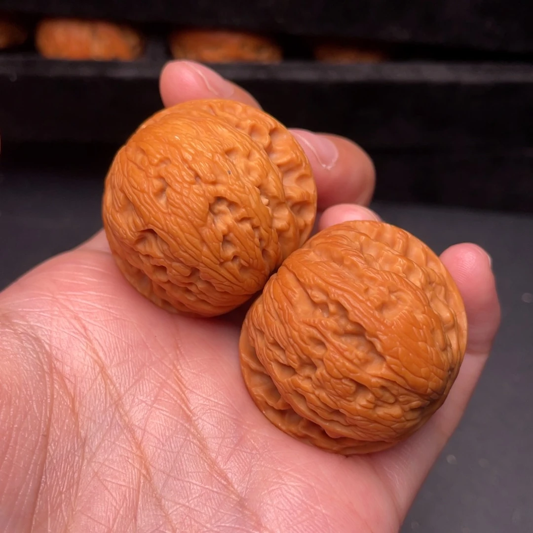 文玩核桃把件秦岭野生文玩核桃
