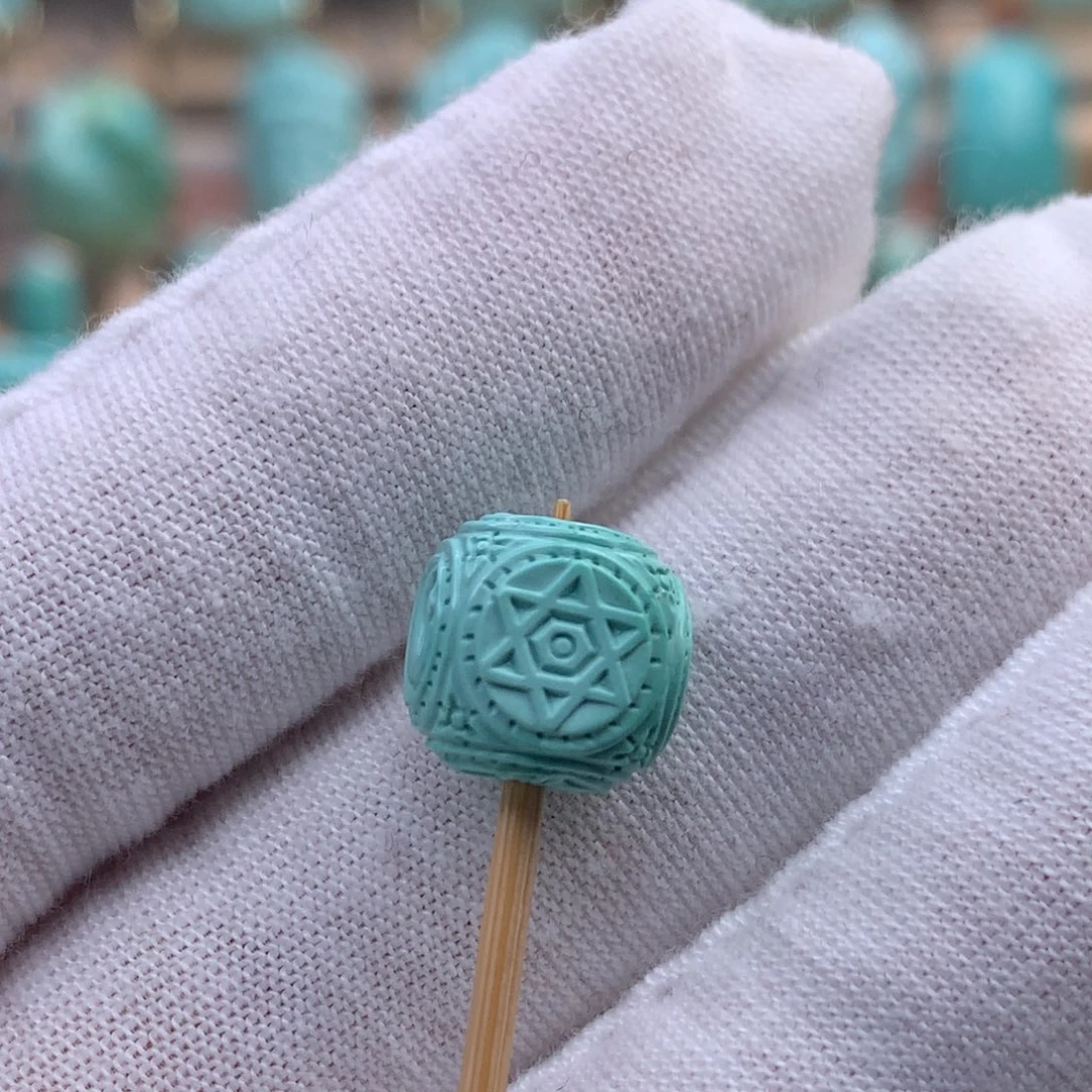 绿松石未镶嵌珠宝奇石原矿绿松石六方珠