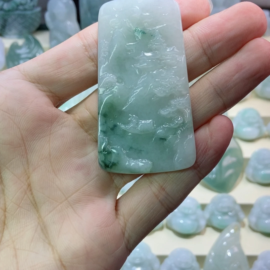 翡翠未镶嵌颈饰山水牌