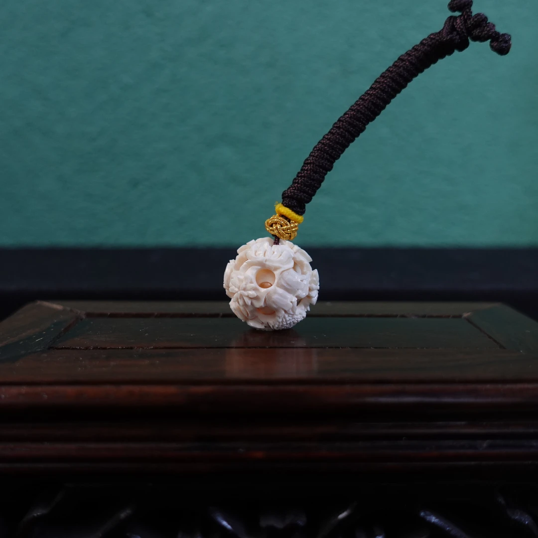 谢博宇(省大) 猛犸牙十二花神鬼工球 Y597