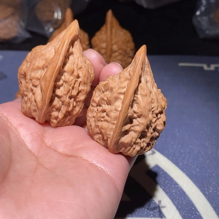 文玩核桃吊坠红缨枪