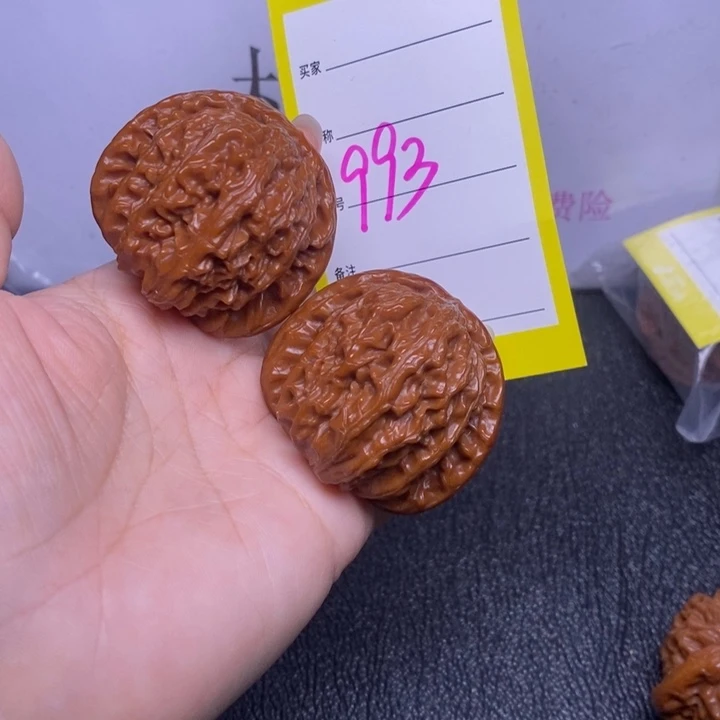吊坠文玩核桃993/42.5白狮子