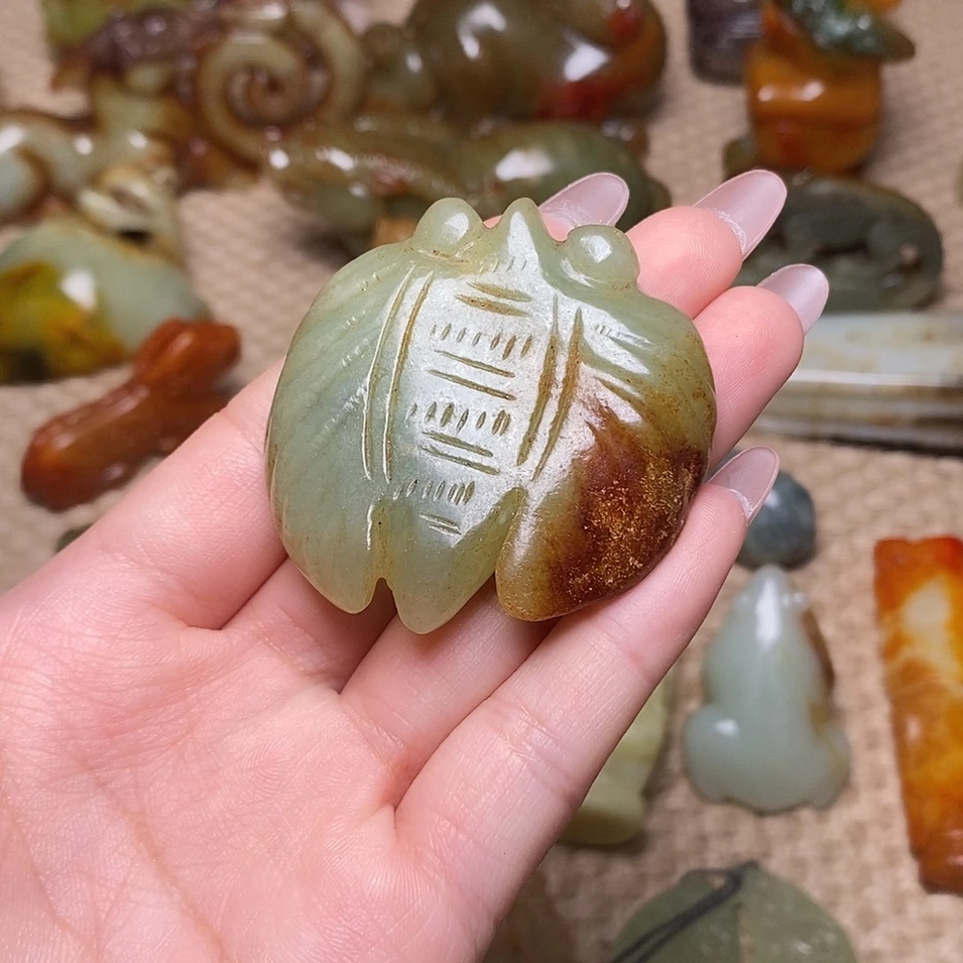 未镶嵌蛇纹石玉颈饰