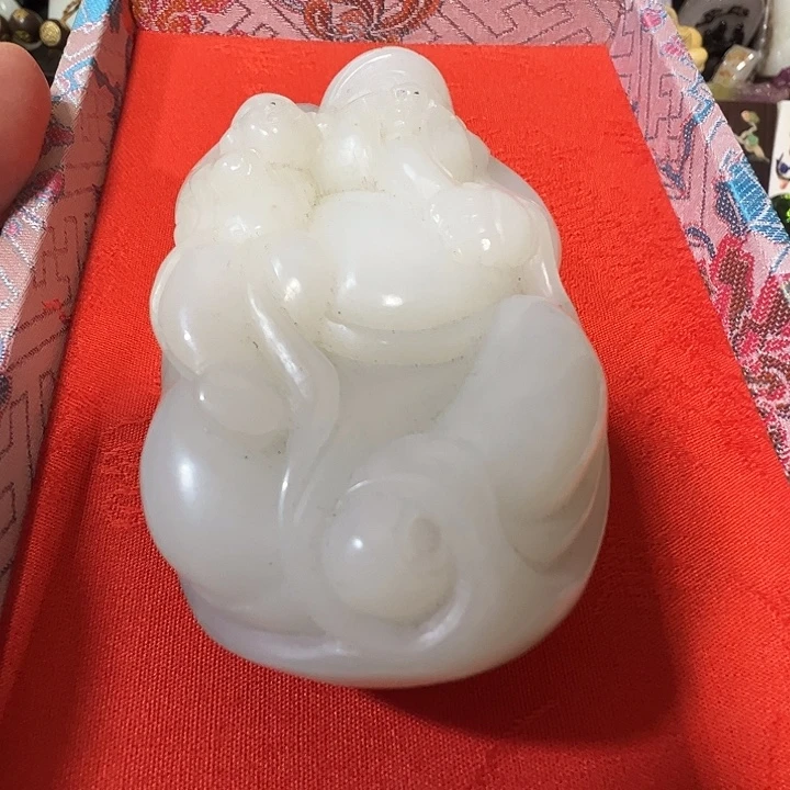 和田玉（糖玉）未镶嵌颈饰和田玉价格漂亮美丽