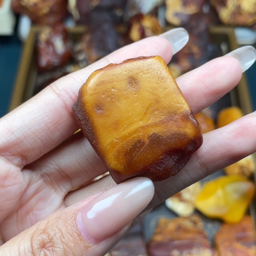 琥珀未镶嵌珠宝奇石