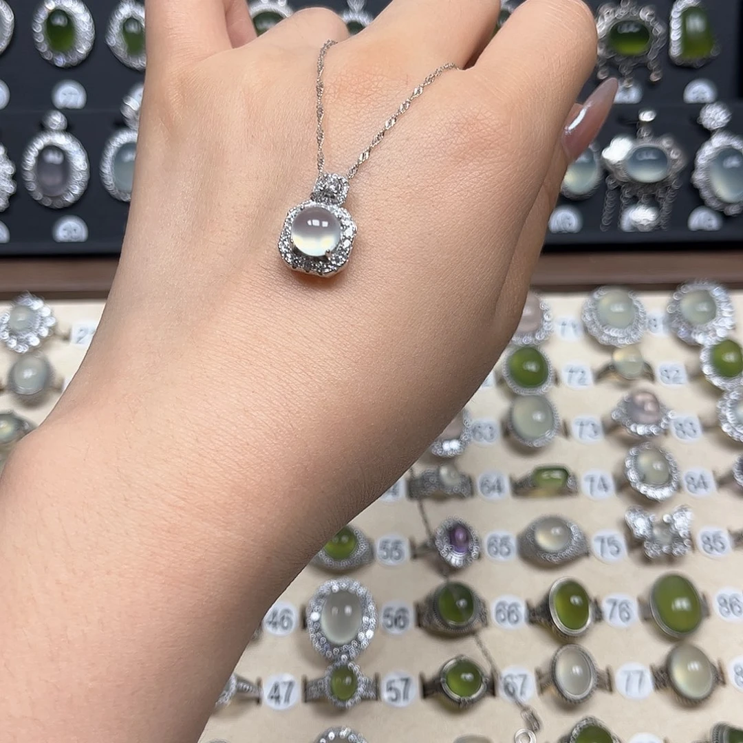 岫玉银S925镶嵌颈饰爆**富