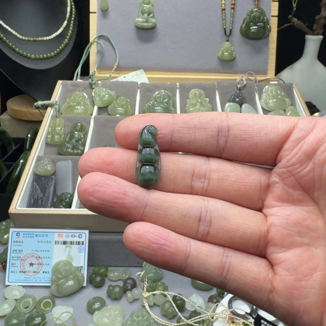 和田玉颈饰未镶嵌