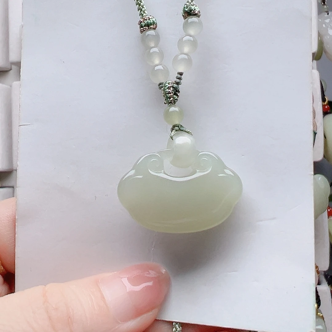 和田玉未镶嵌项圈