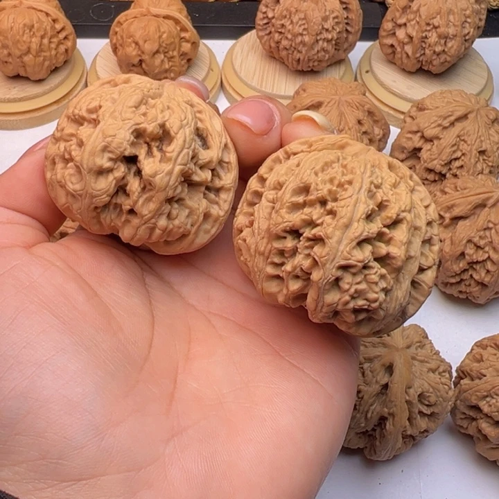 文玩核桃把件粗筋45全品