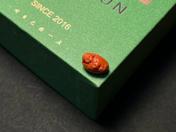 瓦西南红雕刻包衣财神