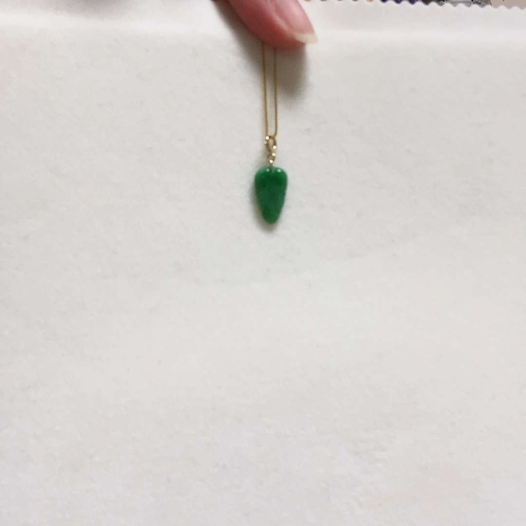 翡翠颈饰18K金镶嵌简单