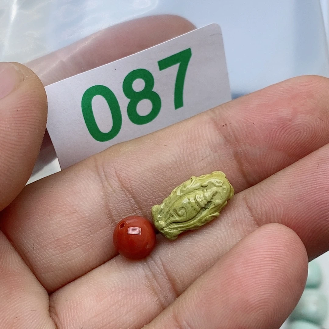 南红玛瑙未镶嵌珠宝奇石