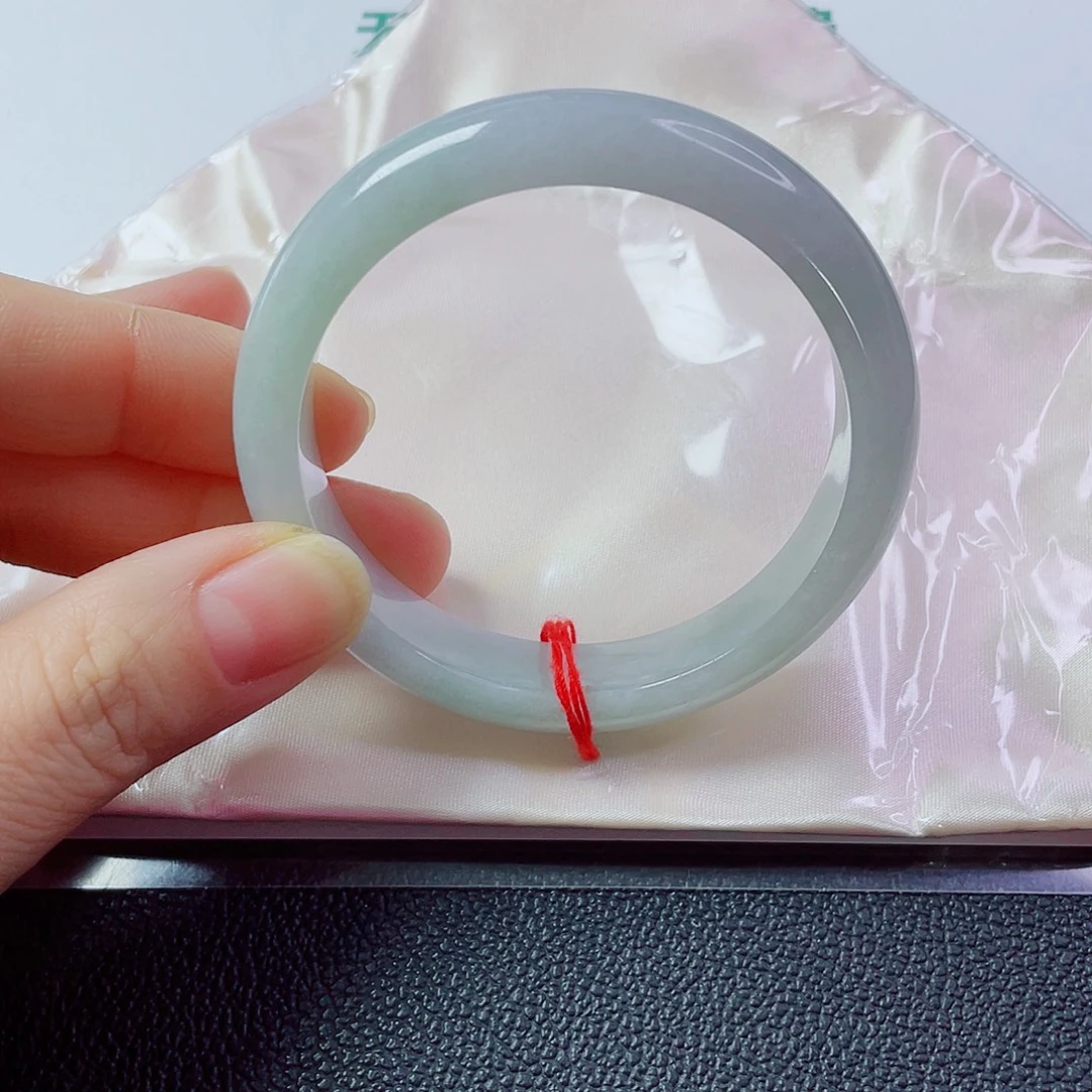 翡翠未镶嵌手镯圈口57宽12.6厚8.4