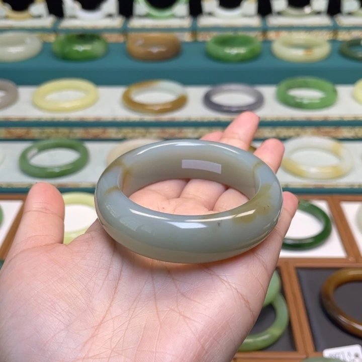 和田玉手镯未镶嵌50