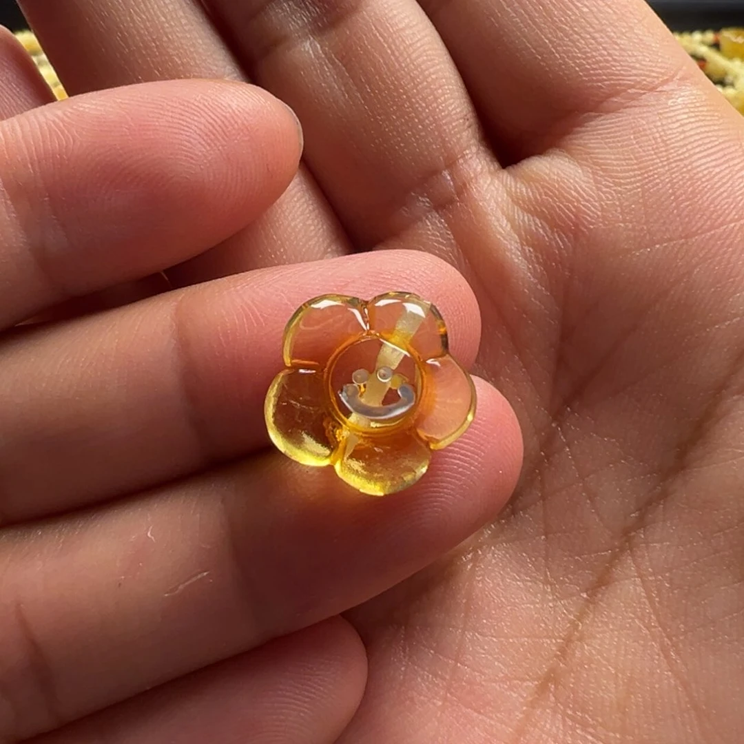 金珀颈饰未镶嵌五瓣花