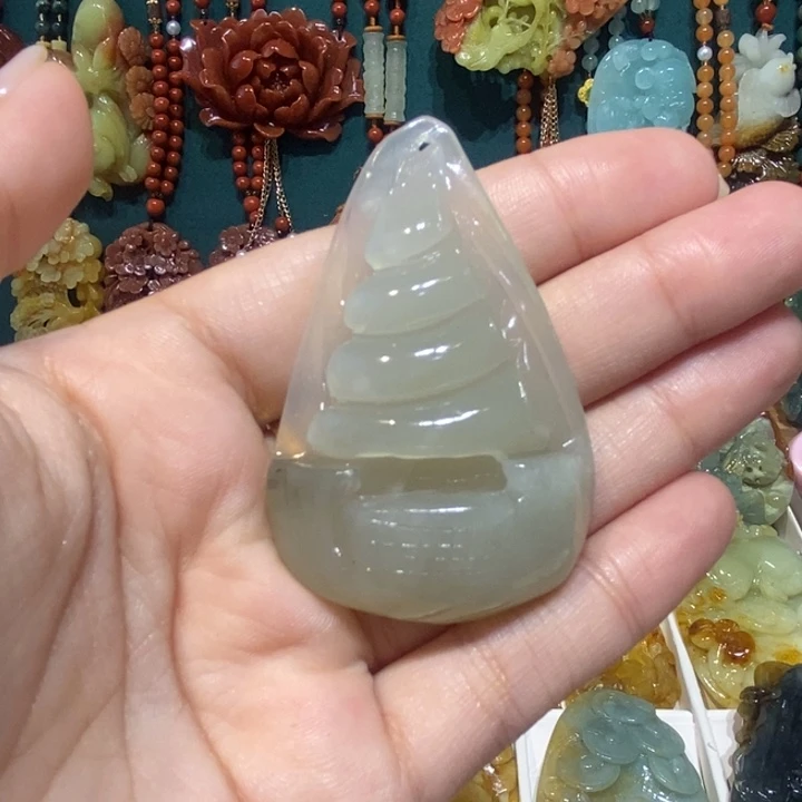 蛇纹石玉未镶嵌颈饰