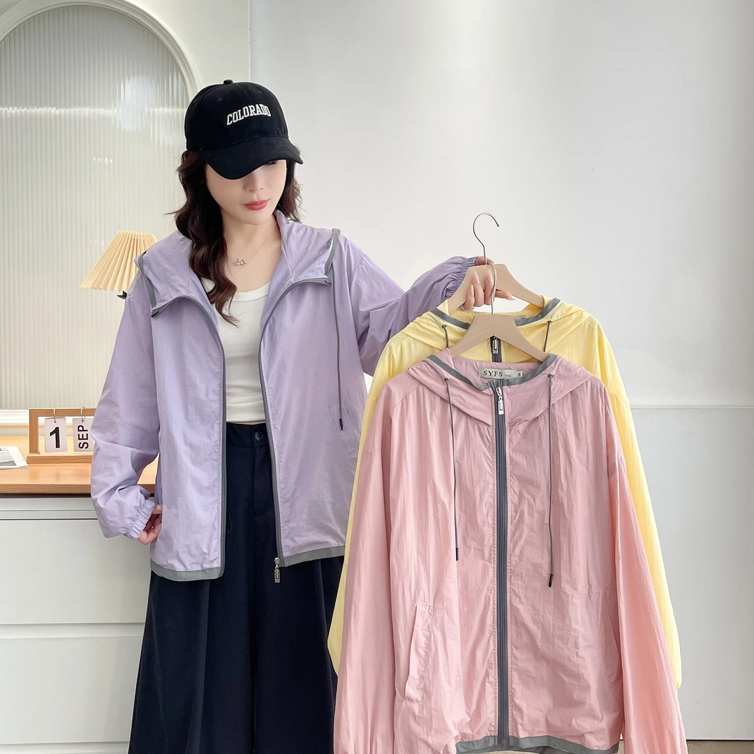 卡洛町大码女装120-200夏季新款时尚百搭显瘦连帽防晒外套2517