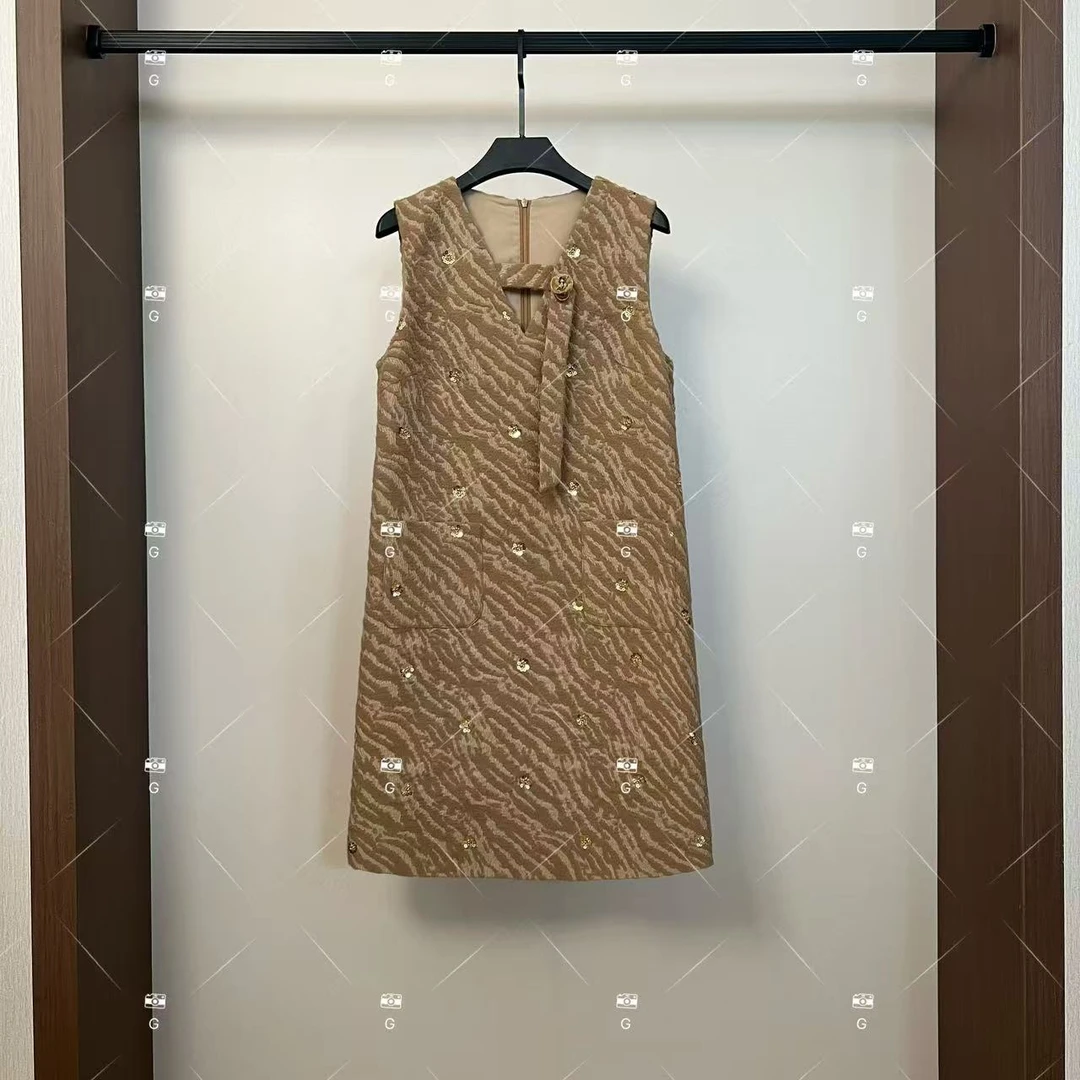 【齐】不褪色复古风显瘦默认款式连衣裙女装轻奢秋冬时尚 H-1390