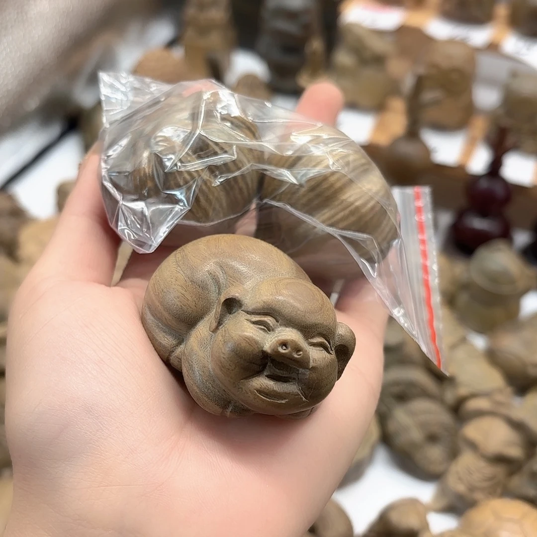 文***西木绿檀木大蒜猪猪摆件