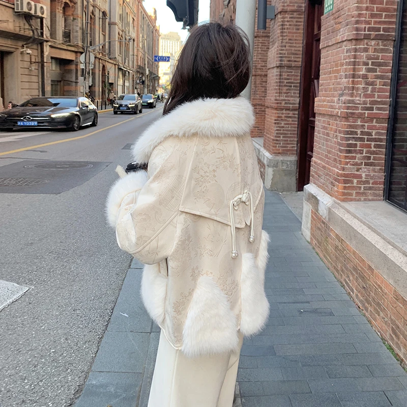 提花国风新中式派克服女冬季2025新款大毛领加厚设计感白鸭绒外套