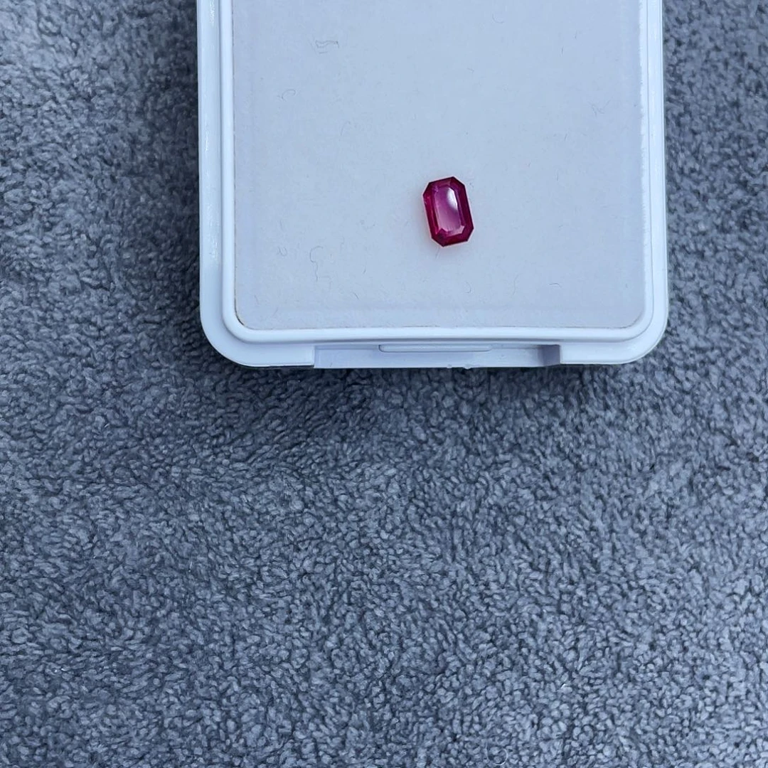 红宝石裸石0.501Ct。