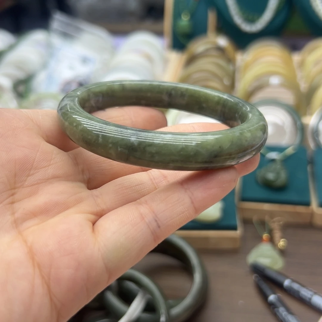 和田玉手镯未镶嵌60圈围9103瑕