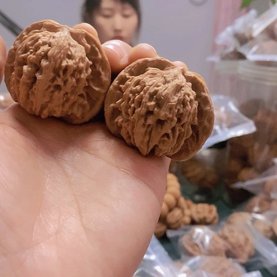 【闪购商品】把件文玩核桃46大耳朵闷尖四座楼红皮