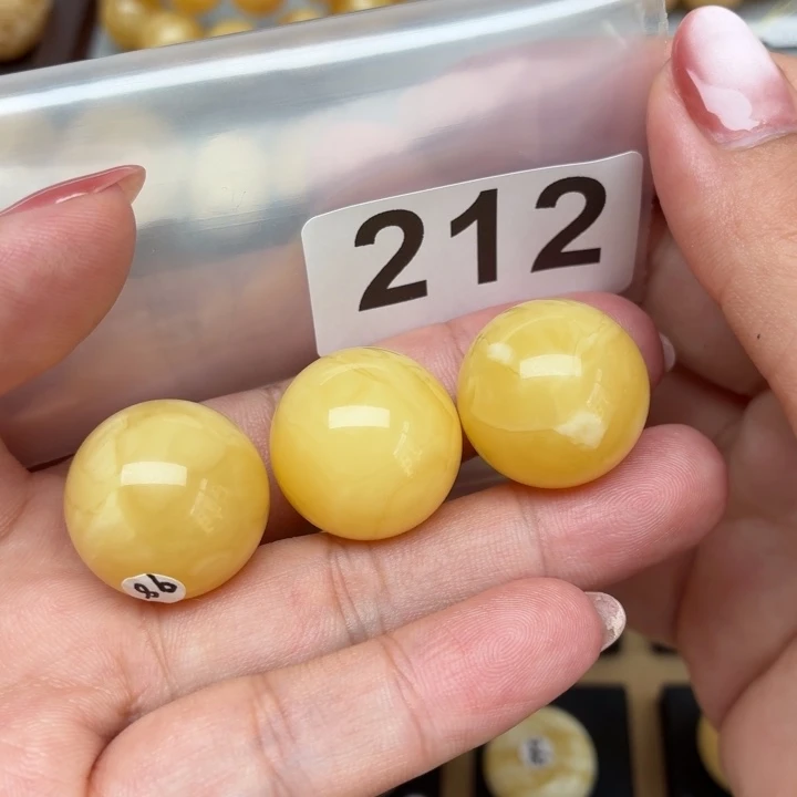宸***赫裸石琥珀未镶嵌蜜蜡20+