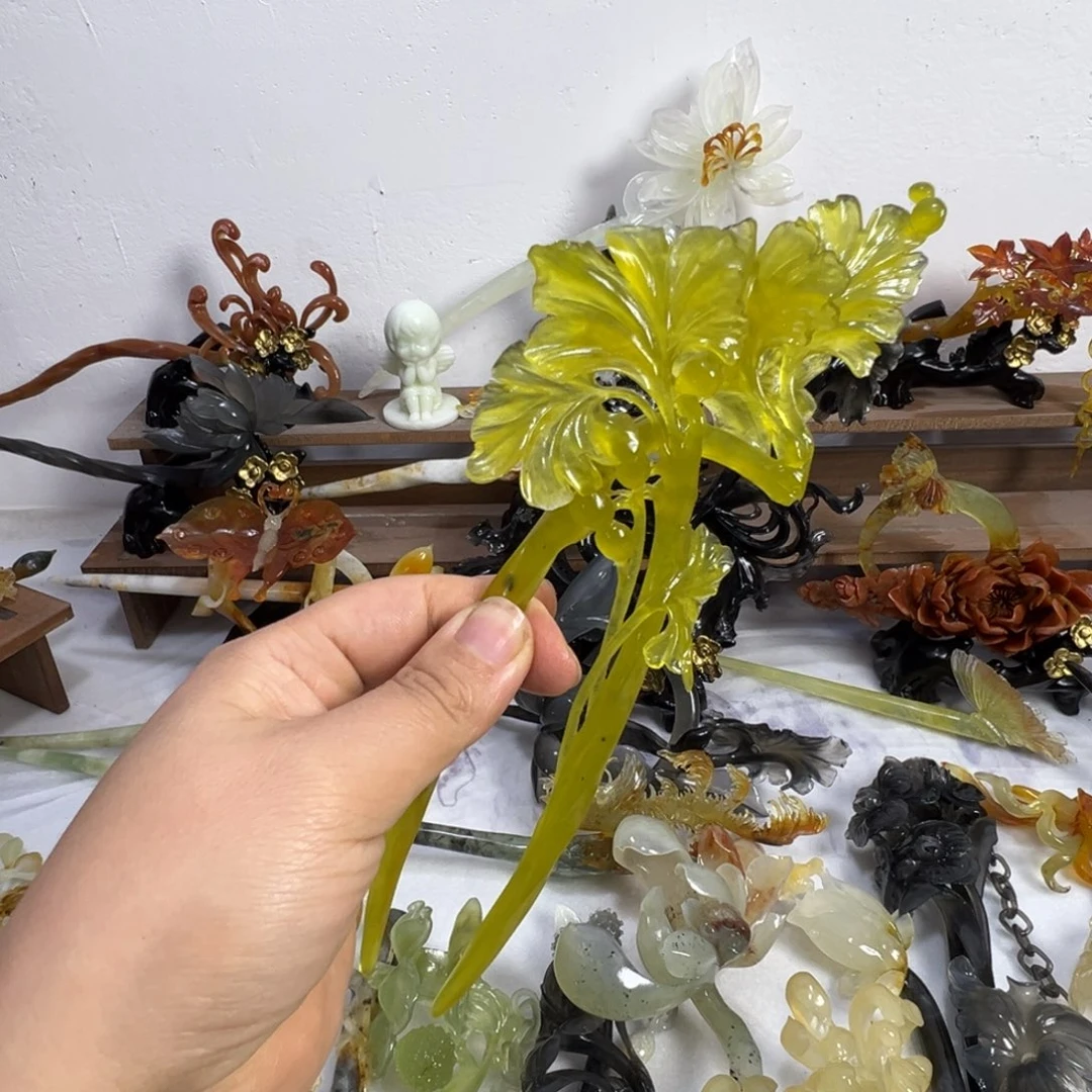 胖***的蛇纹石玉未镶嵌发饰