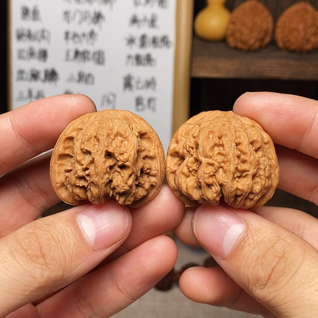 文玩核桃吊坠龙洞峪