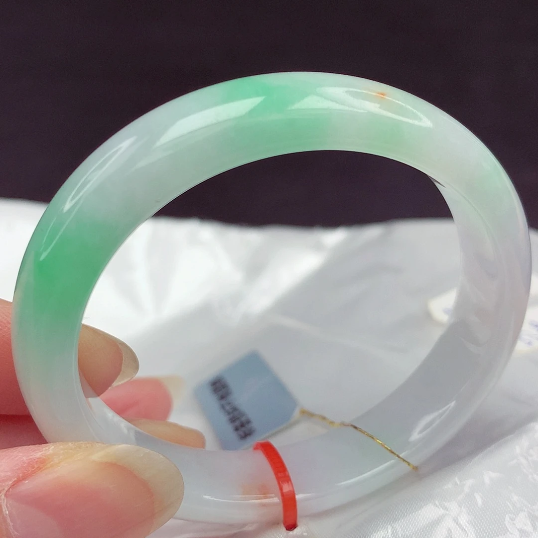 翡翠未镶嵌手镯53贵妃003