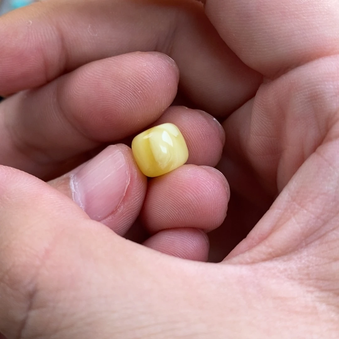 ****。未镶嵌蜜蜡裸石配饰