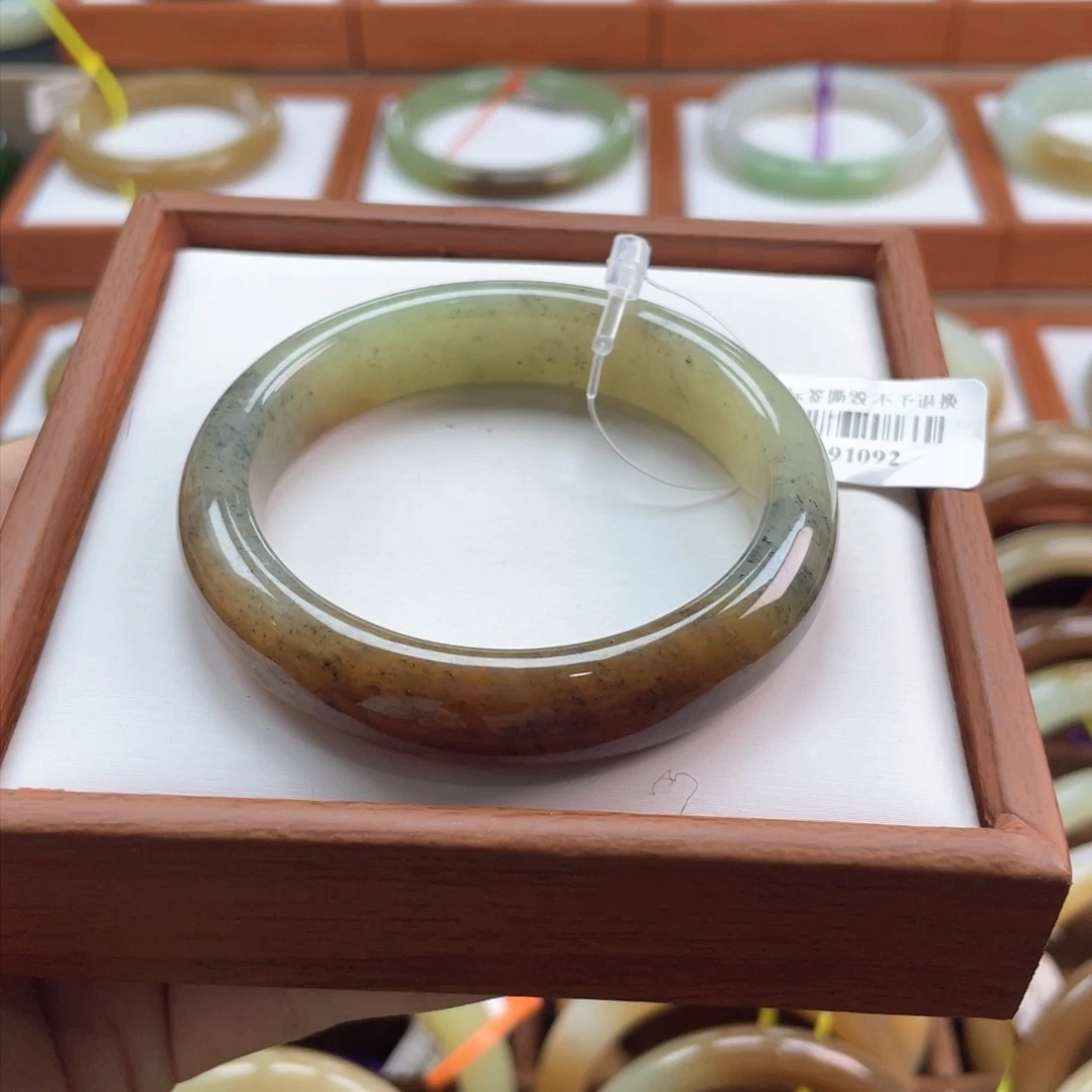 【闪购商品】未镶嵌手镯和田玉链接3。 50/51