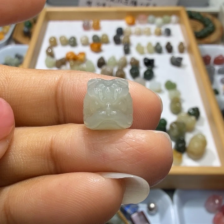 和田玉未镶嵌珠宝奇石