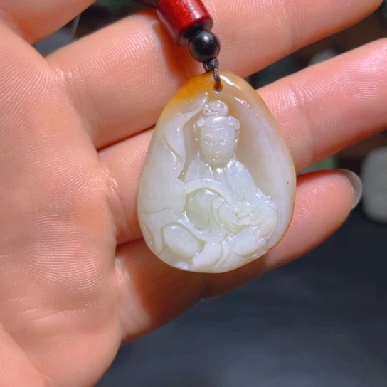 【闪购商品】和田玉足铂镶嵌颈饰