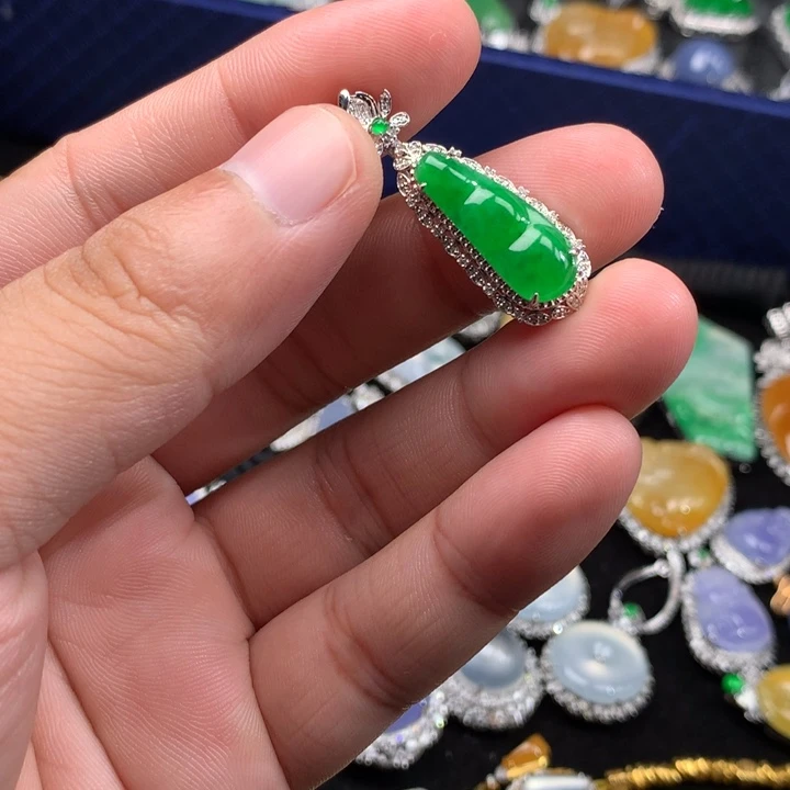翡翠18K金镶嵌吊坠(不含链)