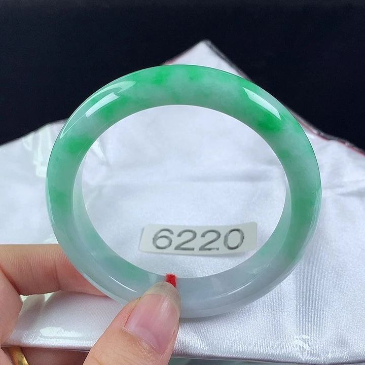 翡翠未镶嵌手镯56圈