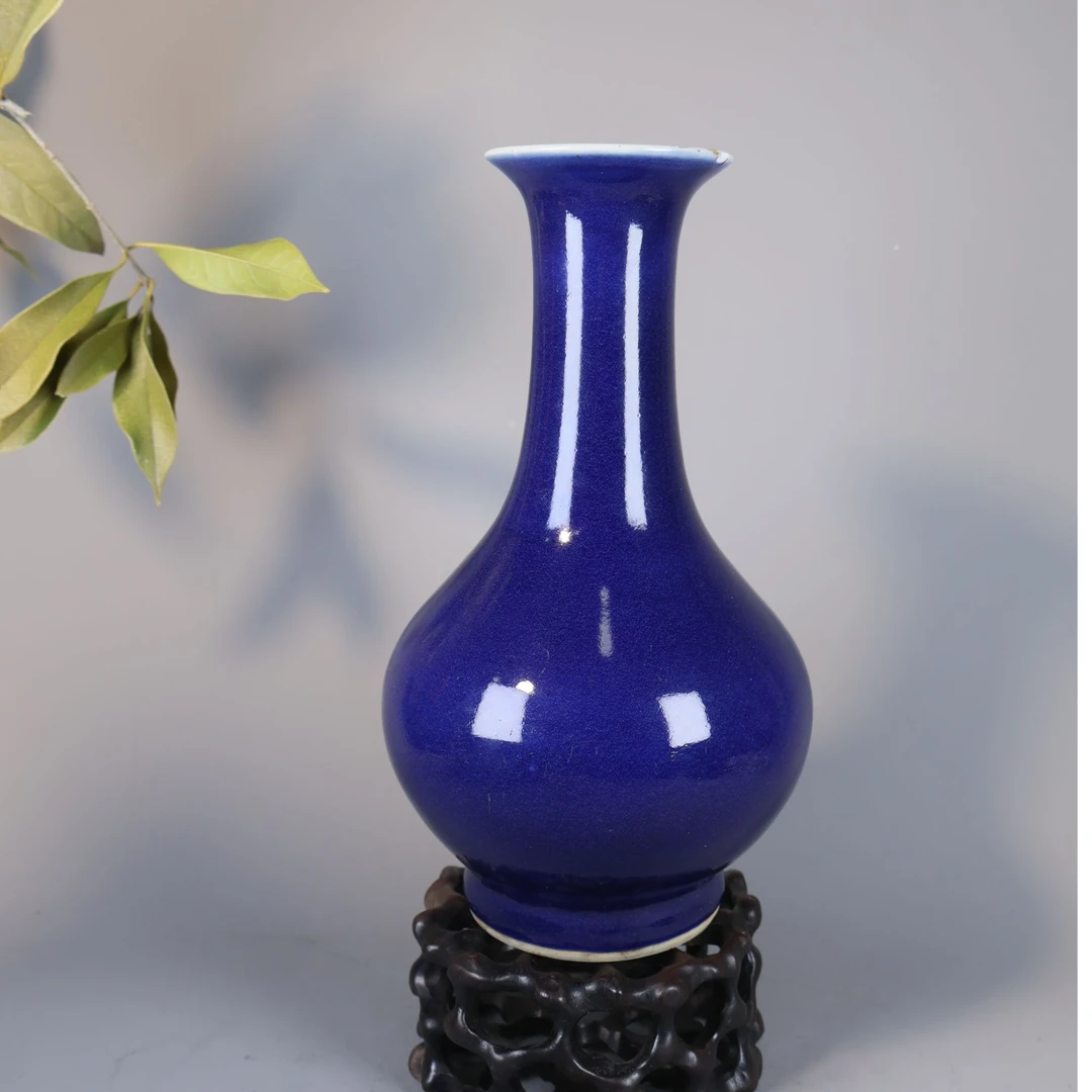 35:清中期宝石蓝釉玉壶春瓶