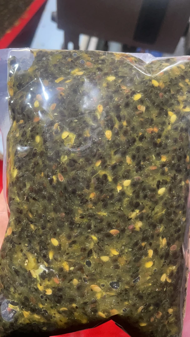 黄金果籽多多，籽嫩，有白籽，可能会有个别果把果皮二分酸