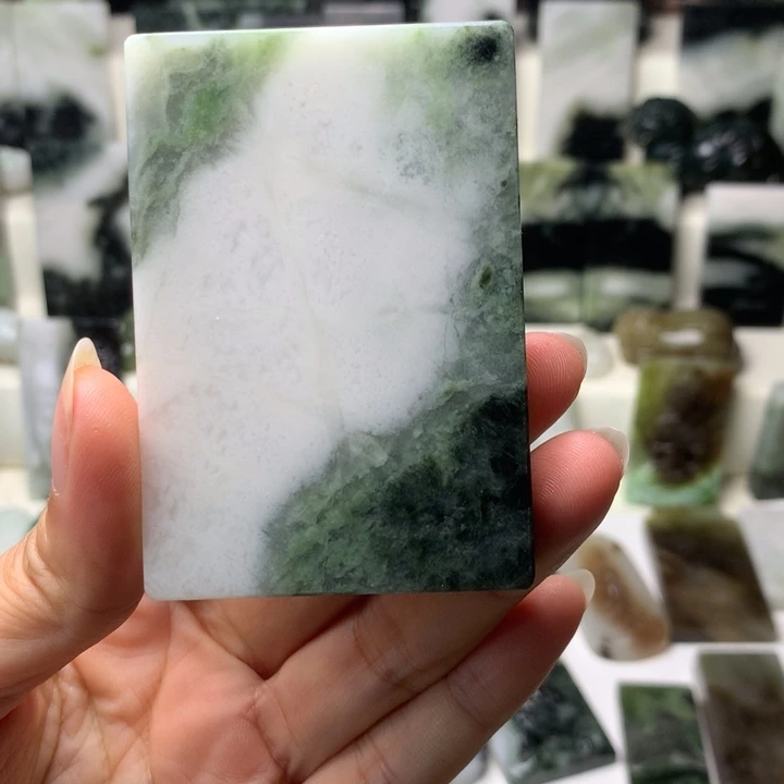 独山玉未镶嵌颈饰