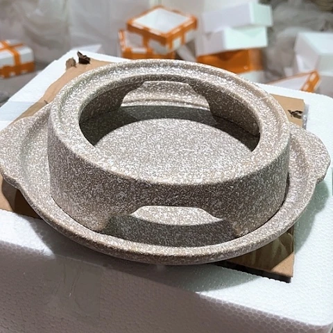 微瑕，不能明火，口径17高度4底座1个