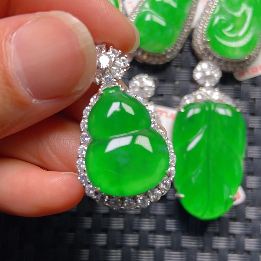 翡翠银S925镶嵌颈饰葫芦吊坠