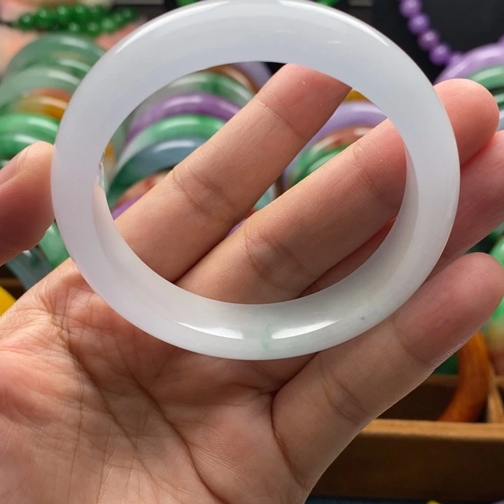 s***r仿水晶非金属高端手镯