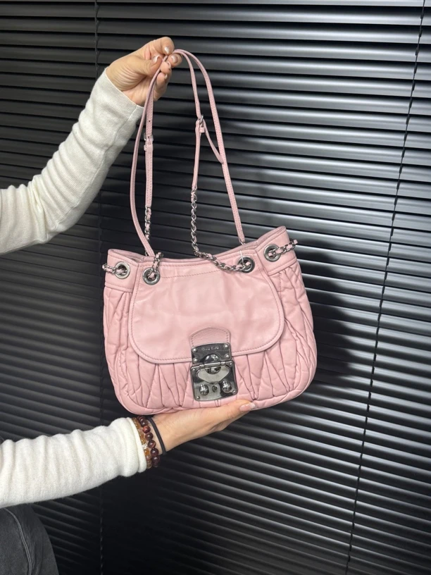 95新 MIU MIU/缪缪 阿白奢品/缪缪 粉色流浪包