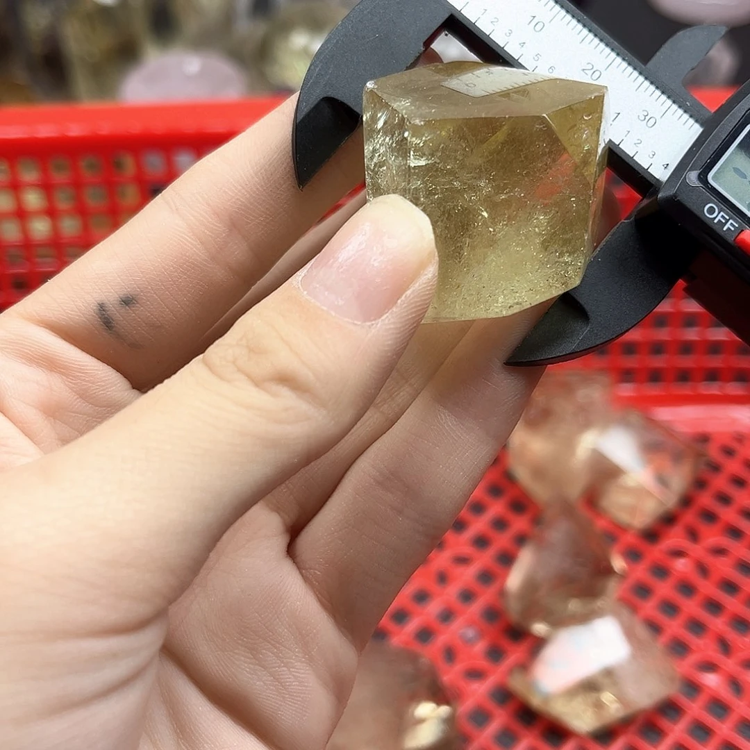 紫晶未镶嵌珠宝半成品284水晶石
