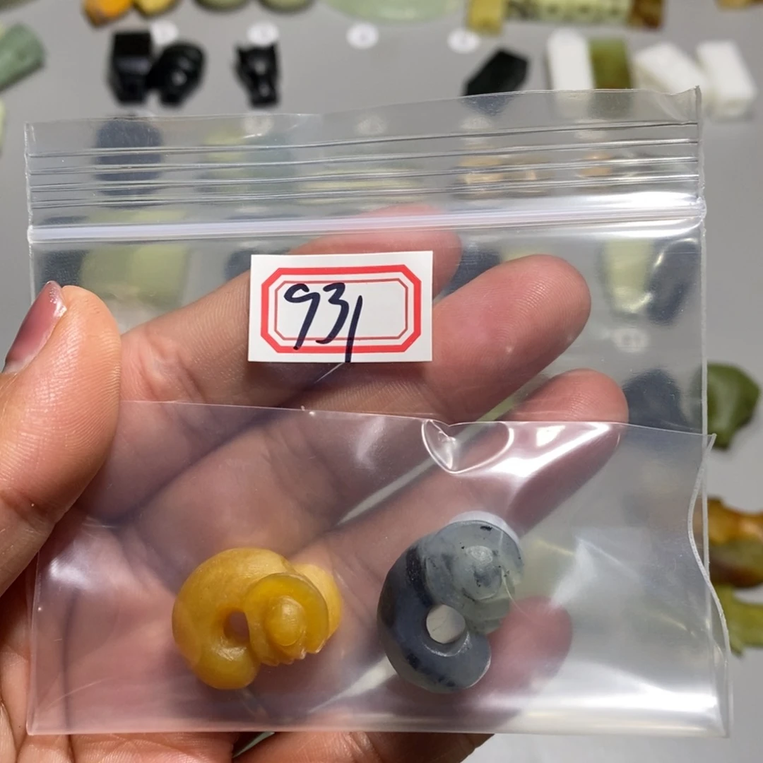 蛇纹石玉颈饰未镶嵌一*?