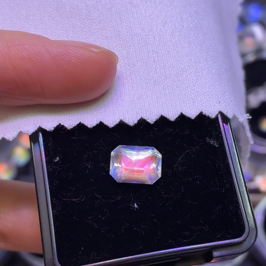 月光石裸石马岛全净体粉紫戒面